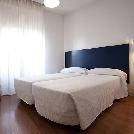Hostal Santa Isabel Madrid Room photo